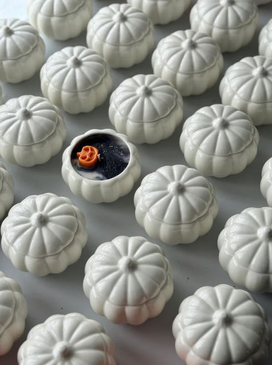 🎃 Pumpkin Candle – Whisper in Wax