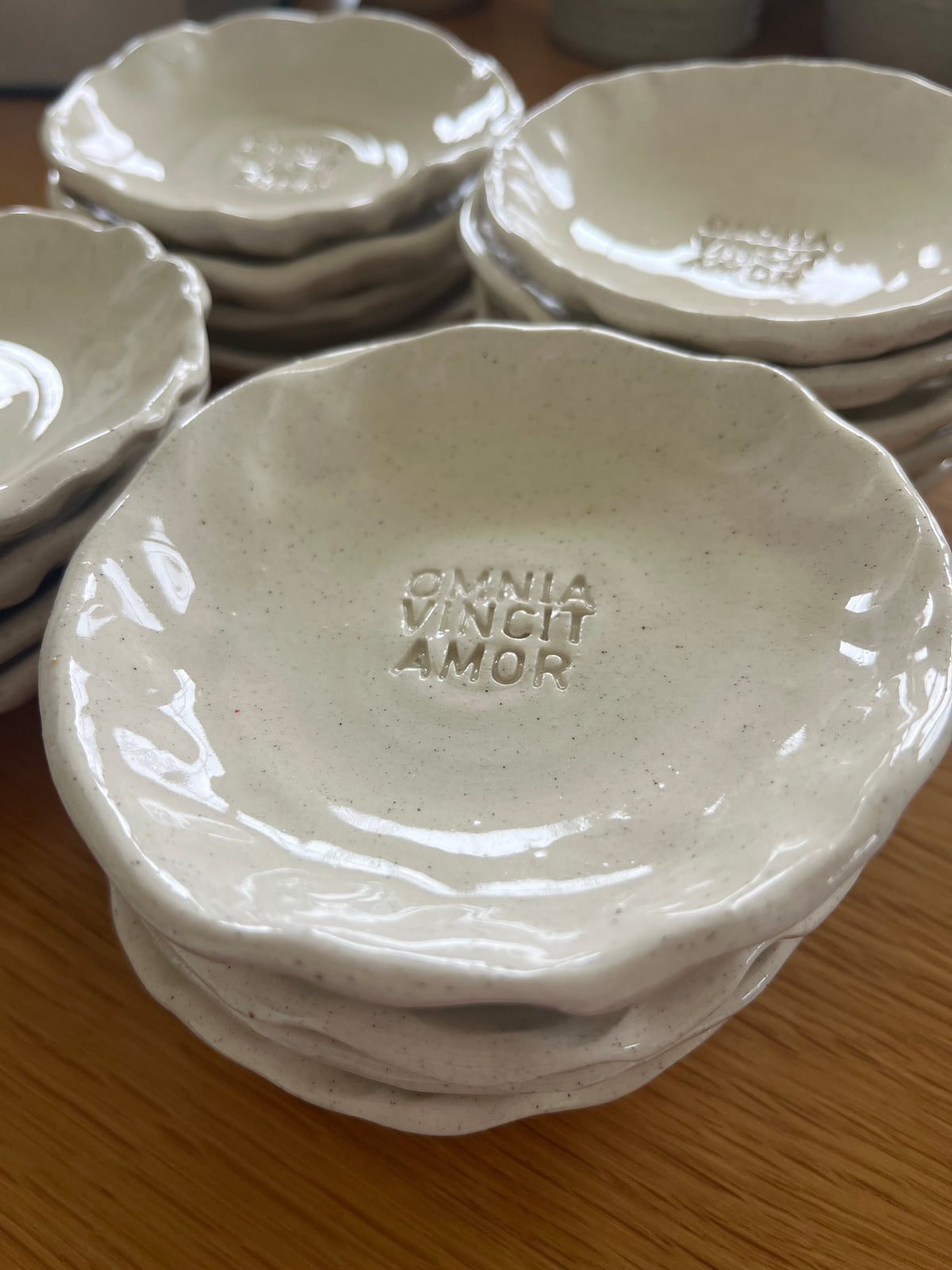 🤍 Omnia Vincit Amor Jewellery Dish