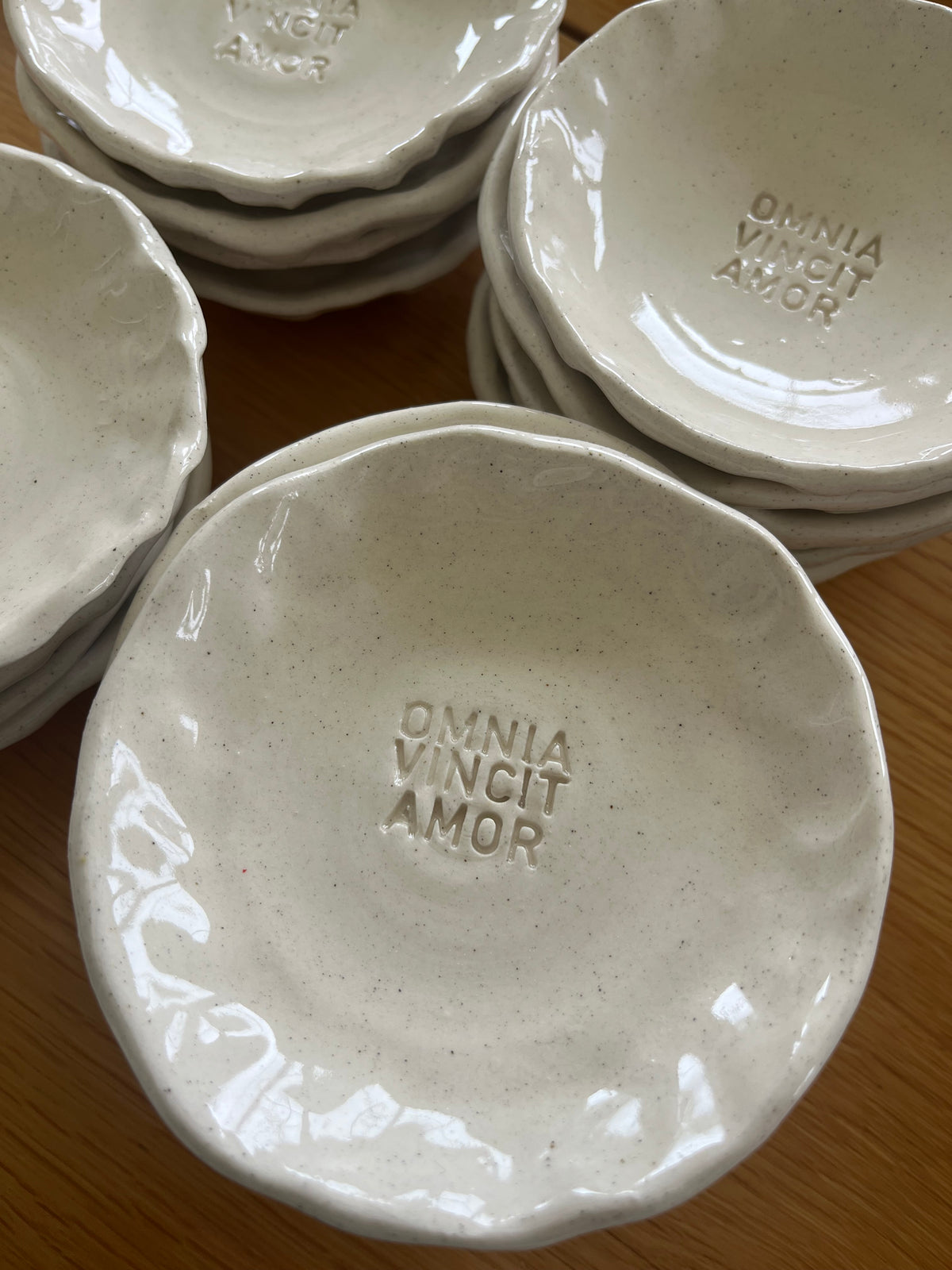 🤍 Omnia Vincit Amor Jewellery Dish