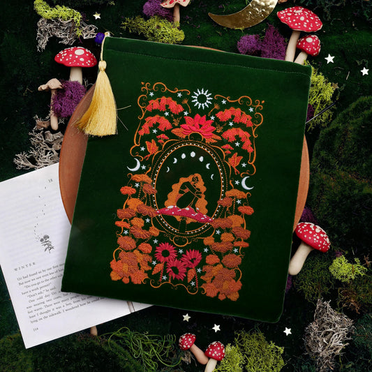 Wonderland Green Book Sleeve